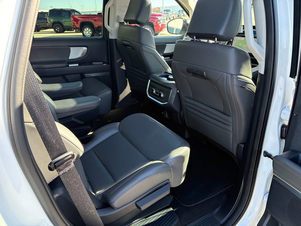 Certified 2025 Ford Expedition Active image 23