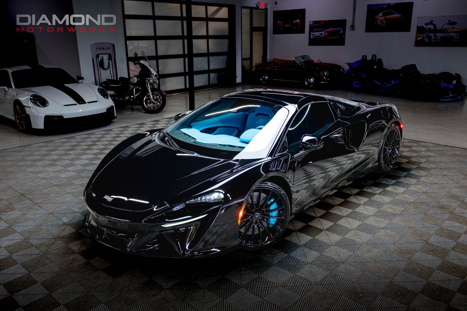 Used 2026 McLaren Artura Spider RWD image 10