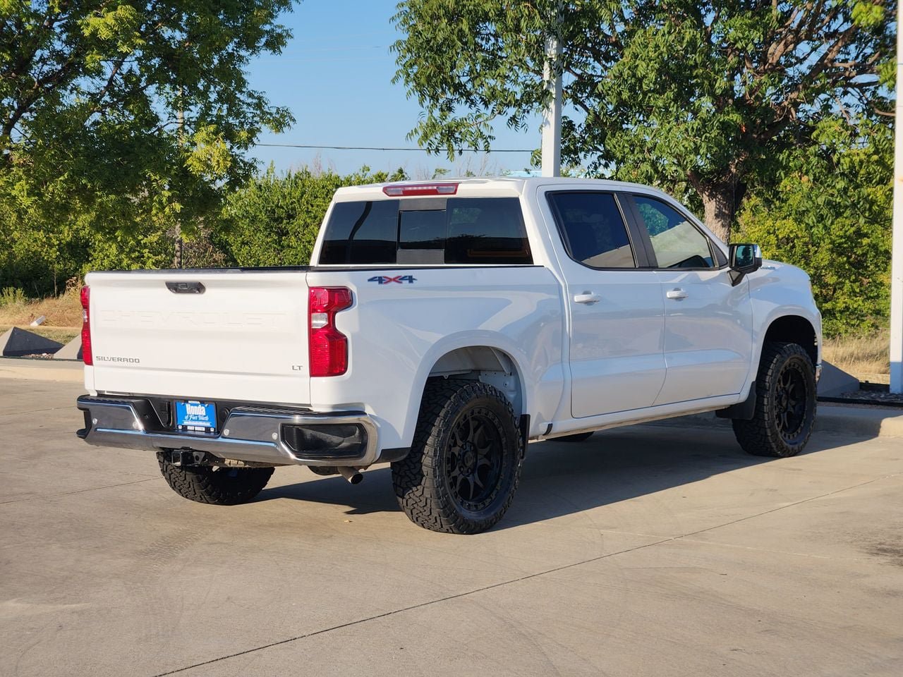 Used 2025 Chevrolet Silverado 1500 LT w/ Safety Package AWD/4WD image 5