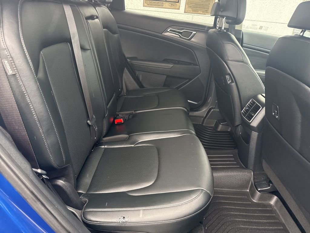 Used 2025 Kia Sportage SX image 27