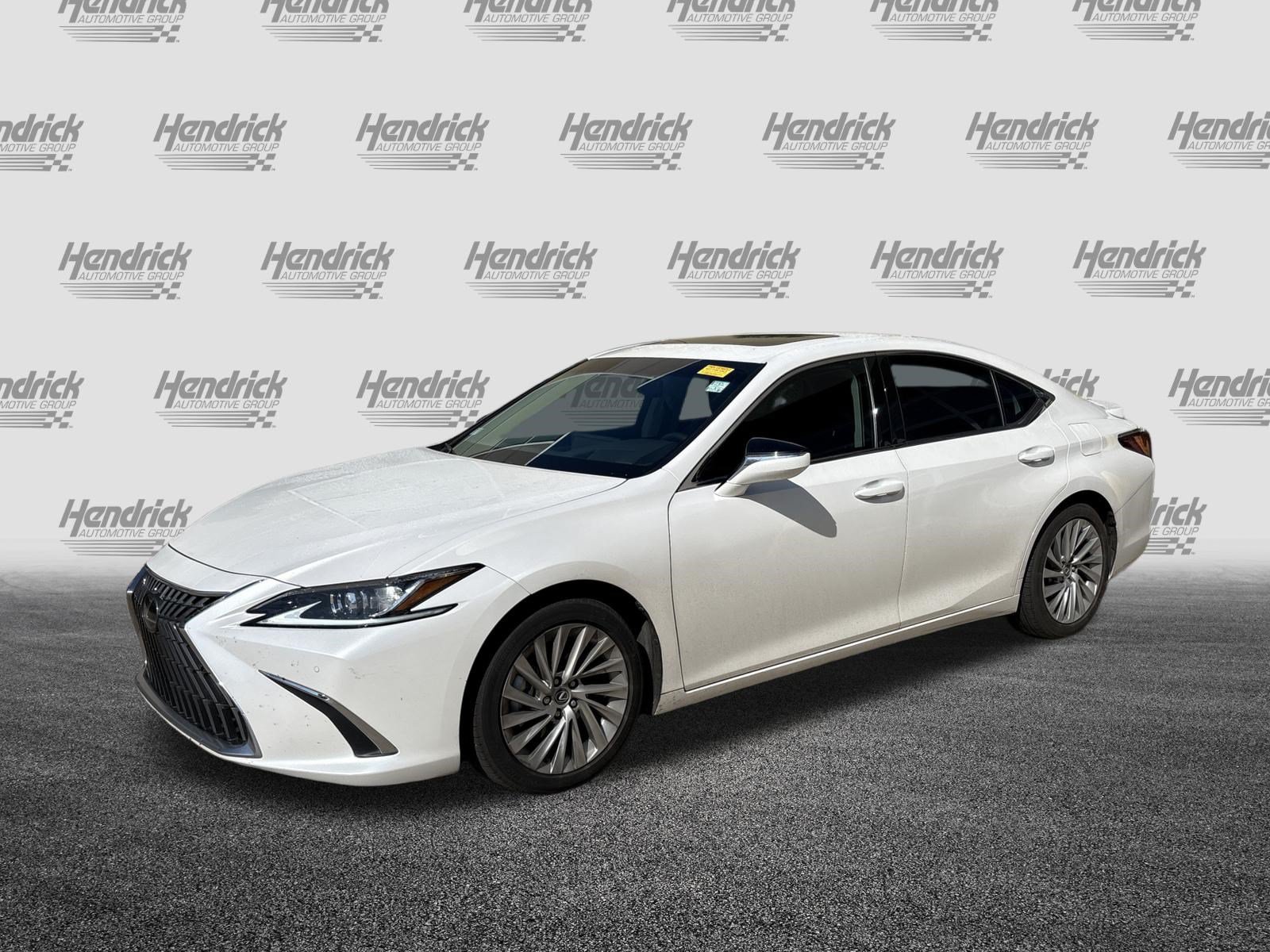 Used 2023 Lexus ES 300h w/ Accessory Package (Z2) FWD image 5