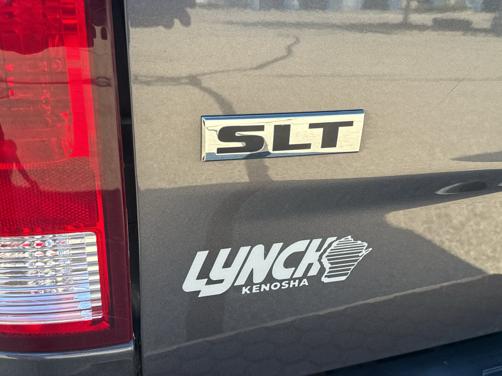 Used 2017 RAM 1500 Classic SLT AWD/4WD image 4