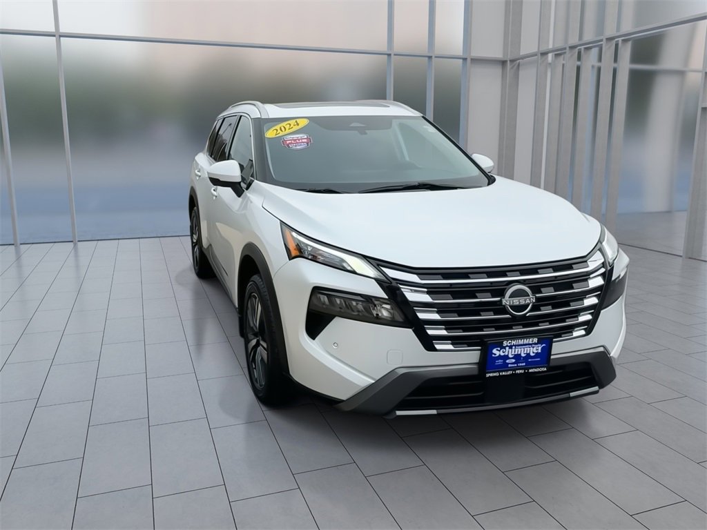 Used 2024 Nissan Rogue SL w/ SL Premium Package image 3