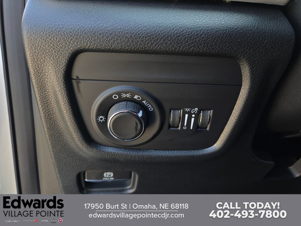 New 2026 Jeep Grand Cherokee L Laredo AWD/4WD image 12