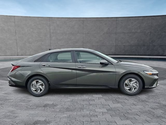New 2026 Hyundai Elantra SE FWD image 8