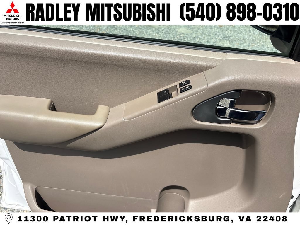 Used 2012 Nissan Frontier SV RWD image 5
