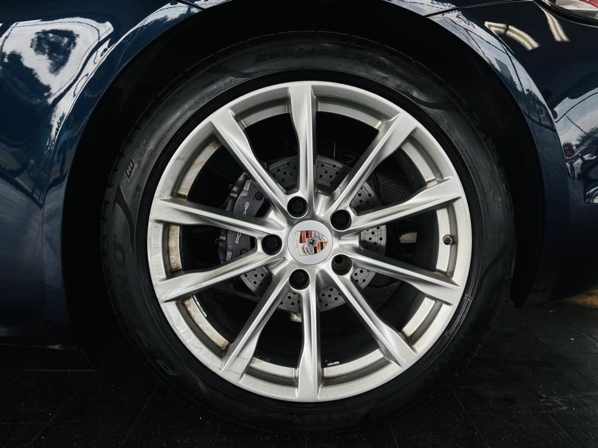 Used 2019 Porsche 718 Boxster RWD image 24