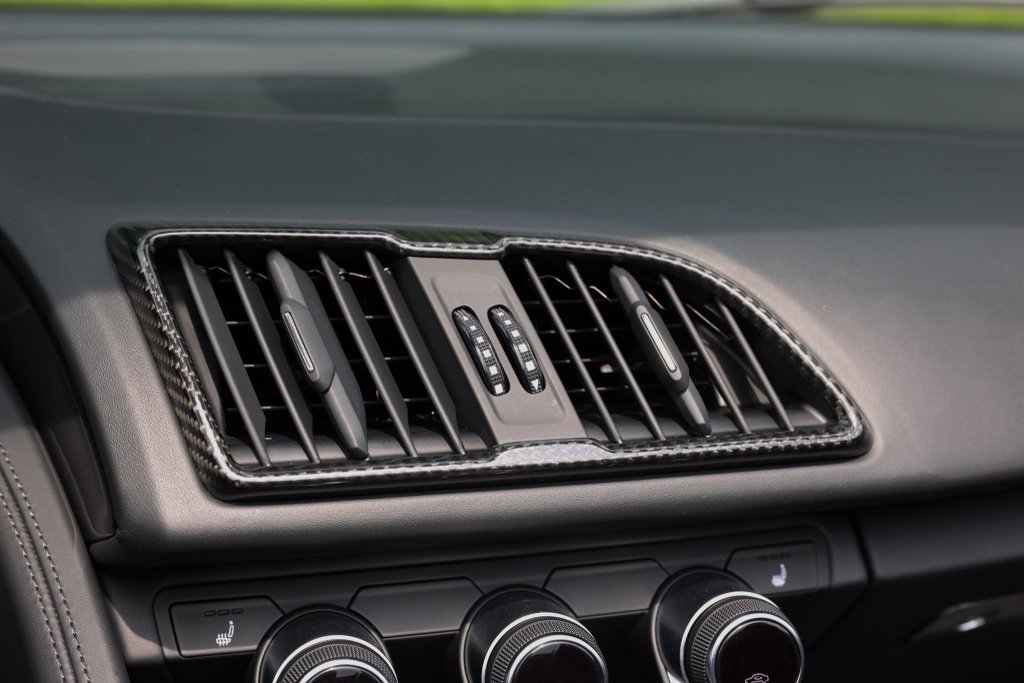 Used 2018 Audi R8 V10 plus w/ Full Leather Package image 33