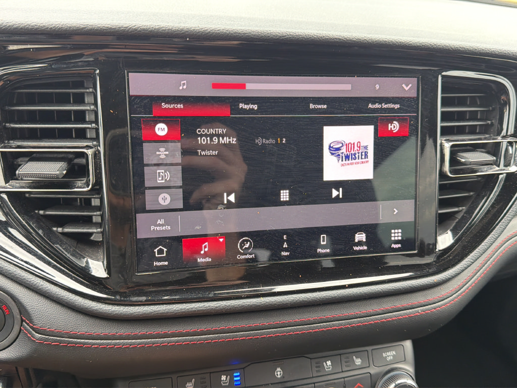 Used 2024 Dodge Durango GT RWD image 25