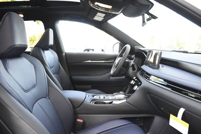 New 2026 INFINITI QX60 Sport w/ Dark Cargo Package image 32