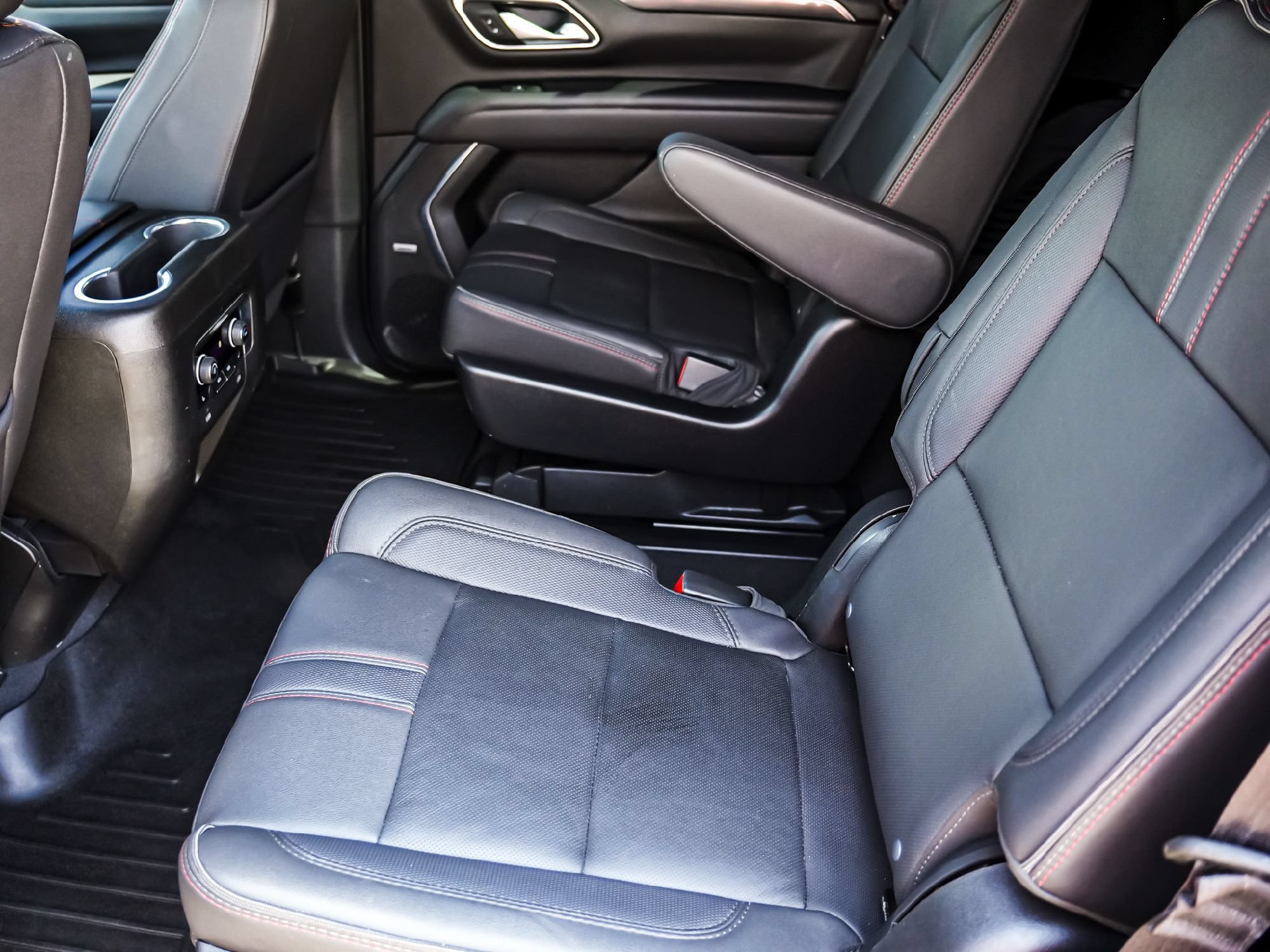 Used 2023 Chevrolet Tahoe RST w/ Luxury Package AWD/4WD image 27