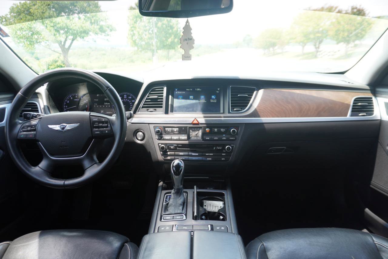 Used 2015 Hyundai Genesis 5.0 RWD image 34