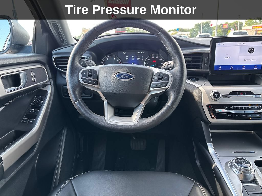 Used 2024 Ford Explorer XLT w/ Equipment Group 202A AWD/4WD image 18