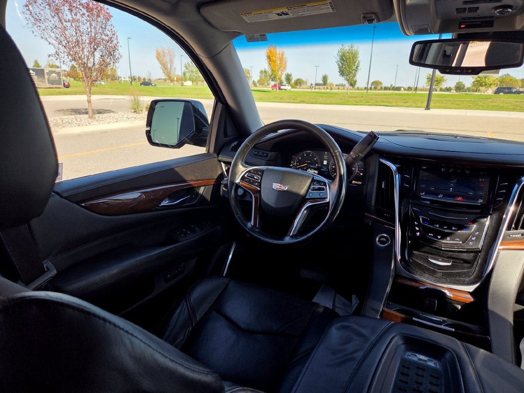 Used 2015 Cadillac Escalade ESV Luxury AWD/4WD image 17