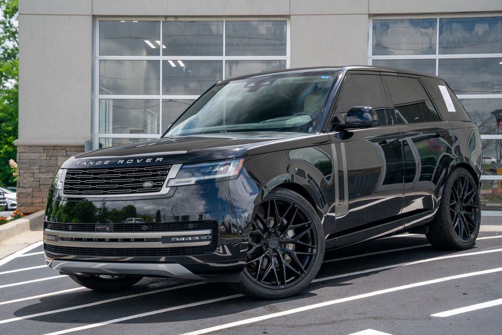 Used 2022 Land Rover Range Rover SE AWD/4WD image 2