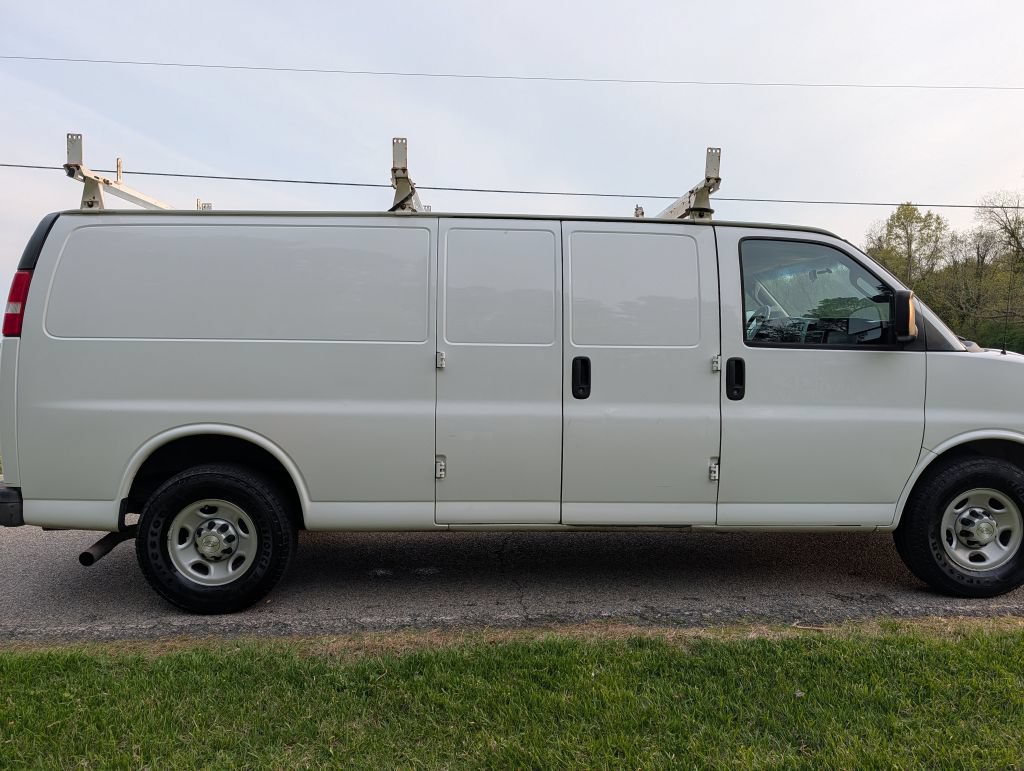 Used 2017 Chevrolet Express 3500 Extended RWD image 6