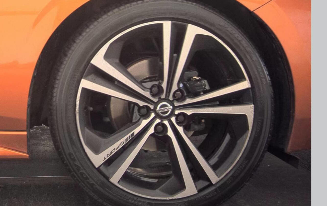 Used 2023 Nissan Sentra SR w/ Electronics Package image 9