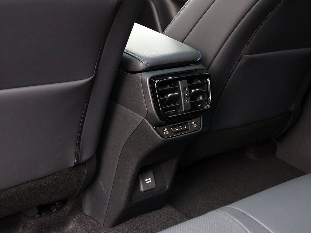 New 2026 Lexus RZ 450e AWD image 18