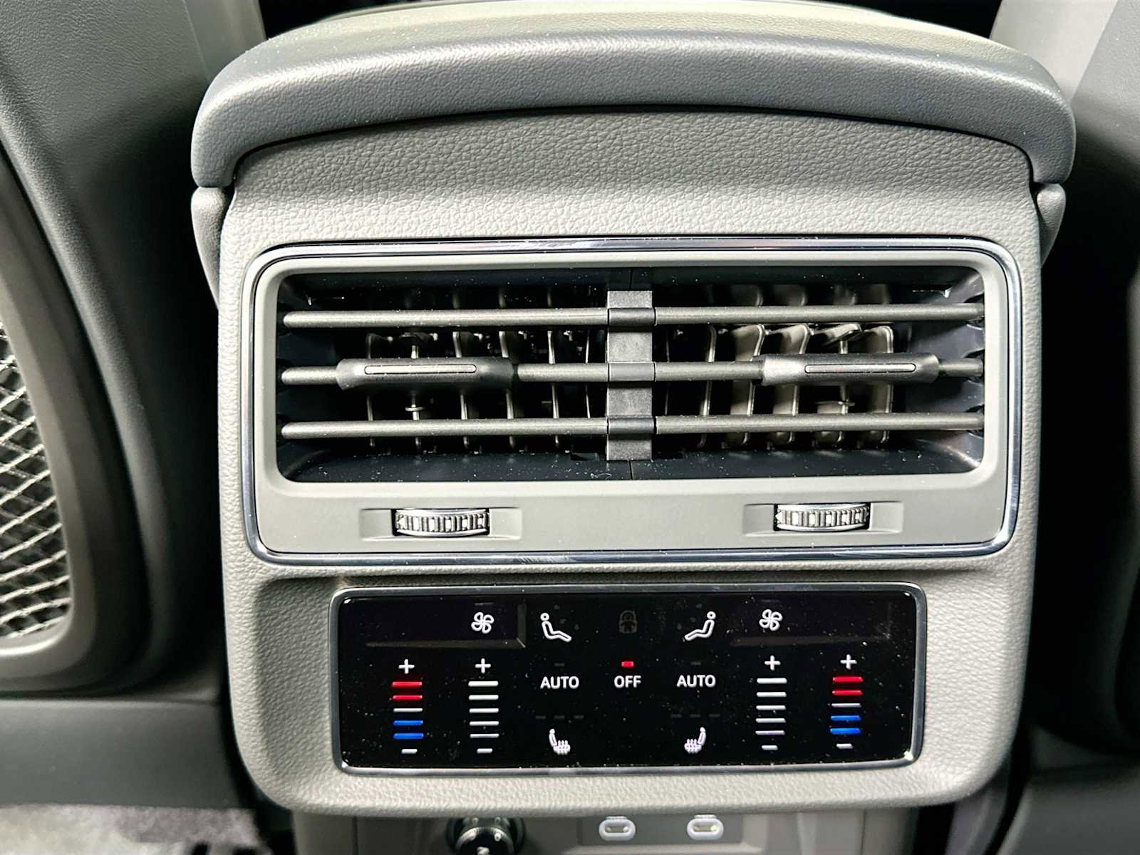 New 2025 Audi Q8 Prestige image 24