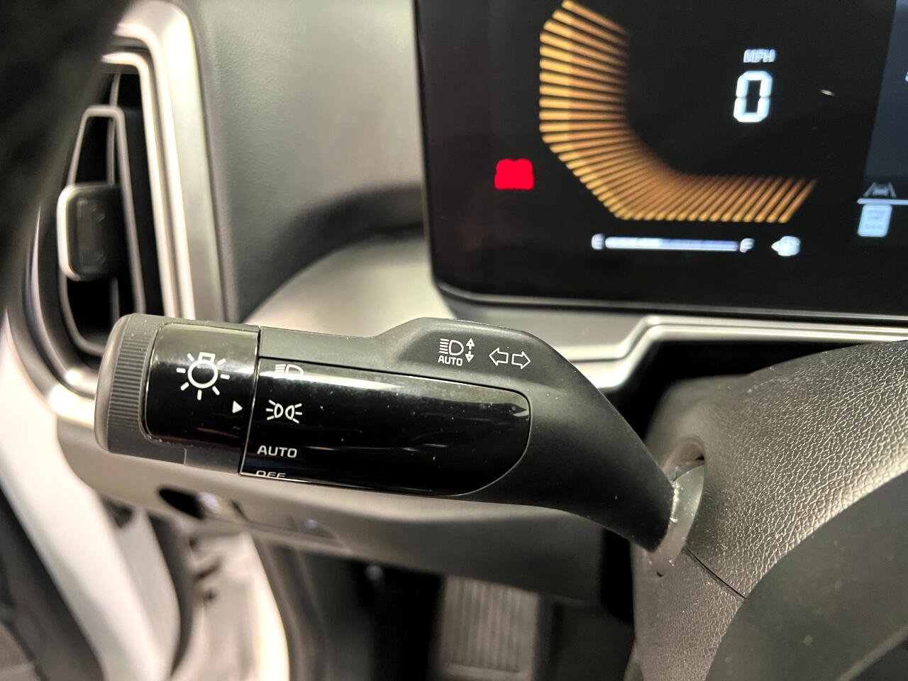 Used 2024 Kia Sorento S image 31