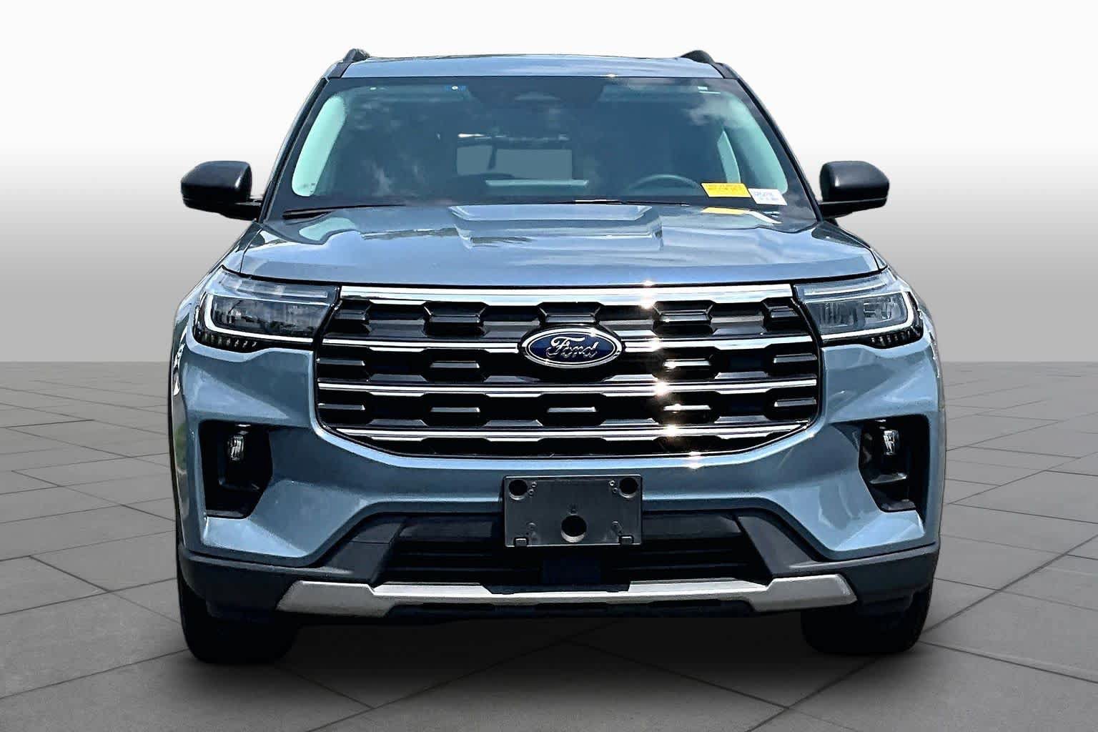 Used 2025 Ford Explorer Active w/ Active Comfort Package AWD/4WD image 4