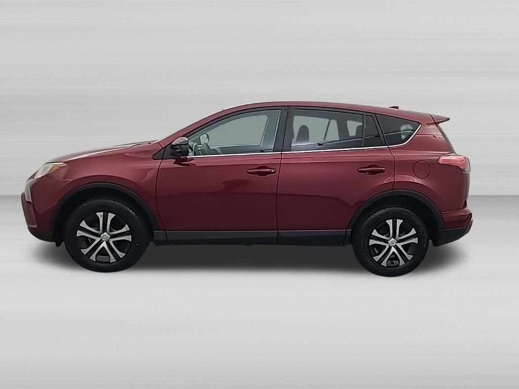 Used 2018 Toyota RAV4 LE image 6