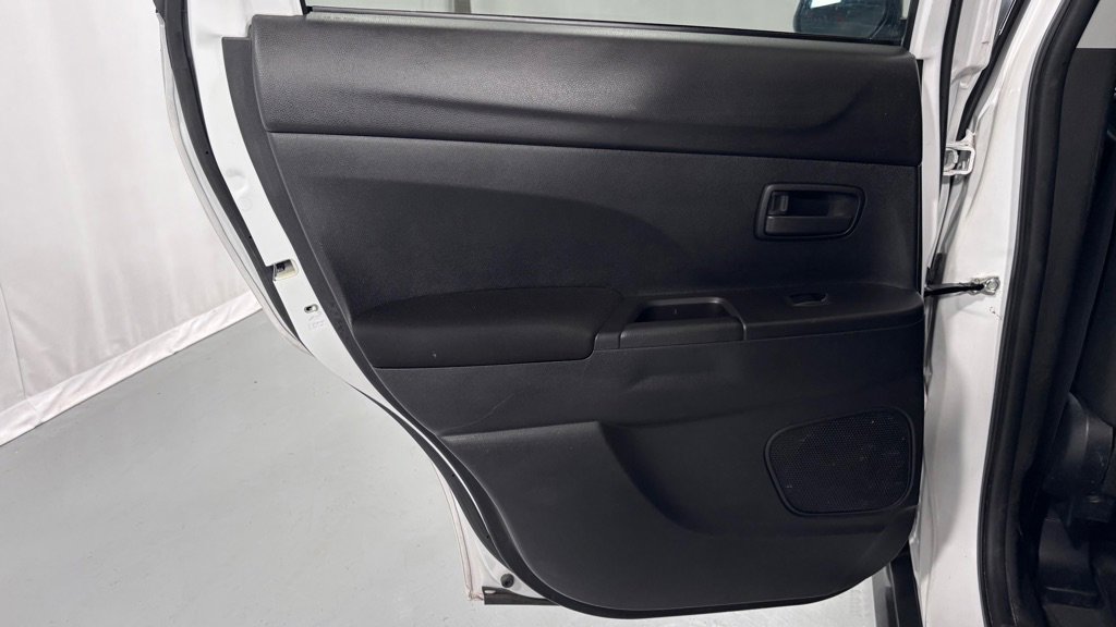 Used 2014 Mitsubishi Outlander Sport ES FWD image 23