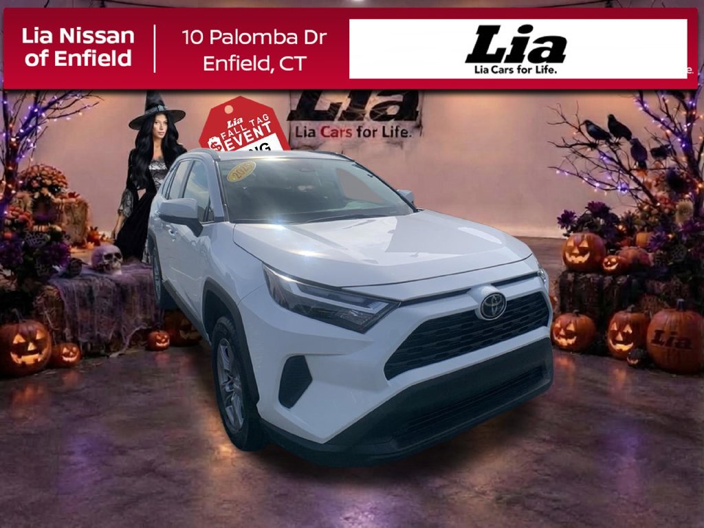 Used 2025 Toyota RAV4 XLE AWD/4WD image 1