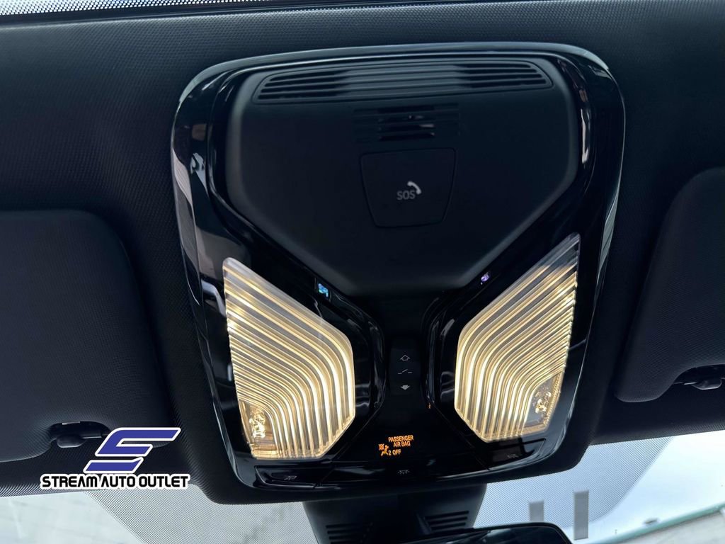 Used 2024 BMW 330i xDrive Sedan w/ Convenience Package image 33