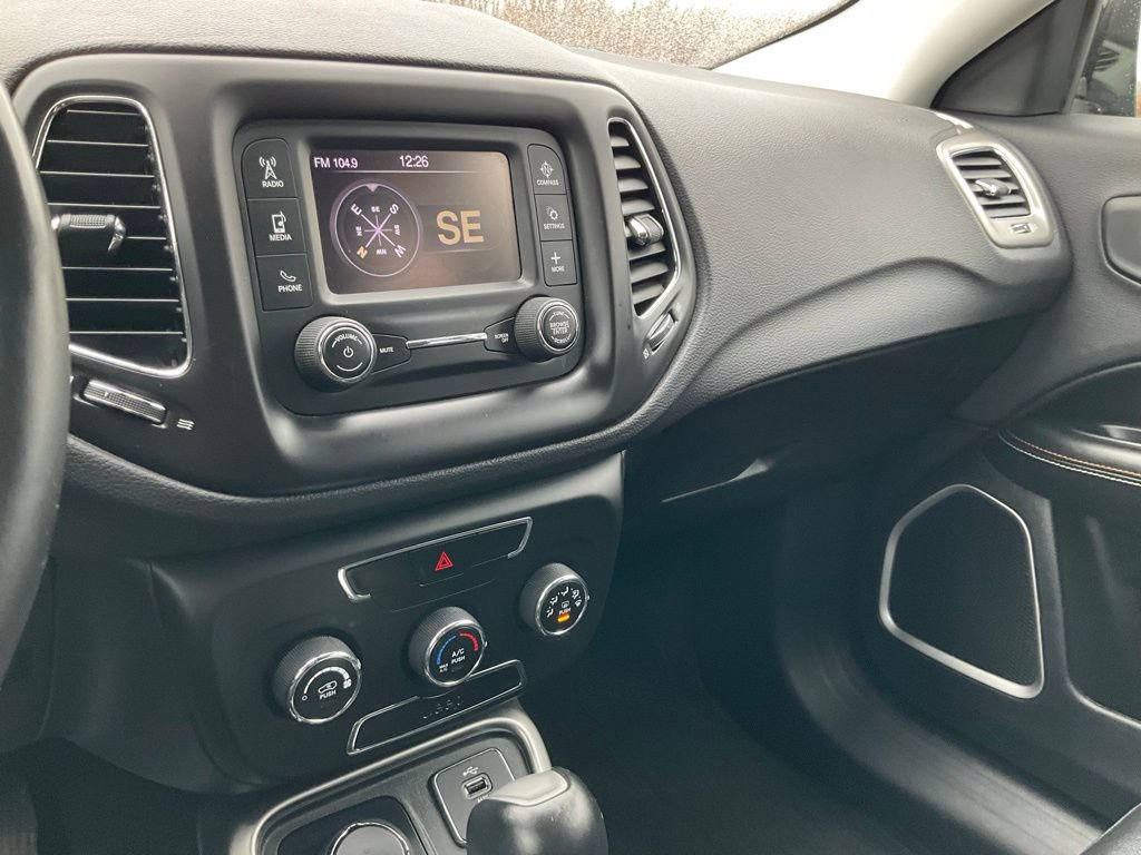 Used 2018 Jeep Compass Latitude image 8