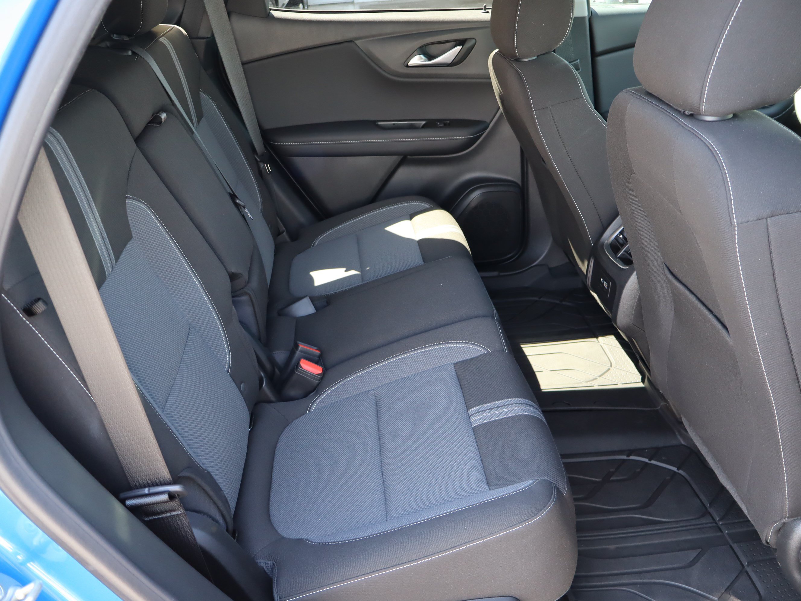 Used 2026 Chevrolet Blazer LT w/ Convenience Package FWD image 34