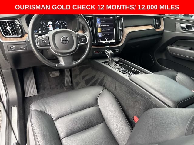 Used 2021 Volvo XC60 T5 Momentum w/ Premium Package FWD image 22