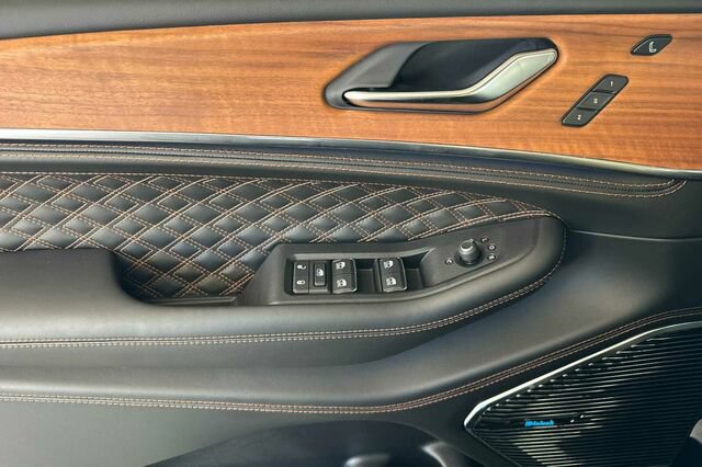 New 2026 Jeep Grand Cherokee Summit AWD/4WD image 8