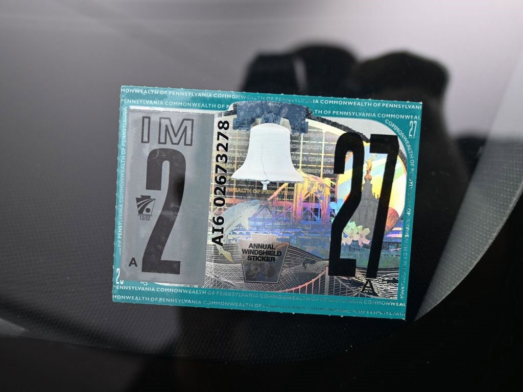 Used 2020 Tesla Model 3 Standard Range Plus image 8