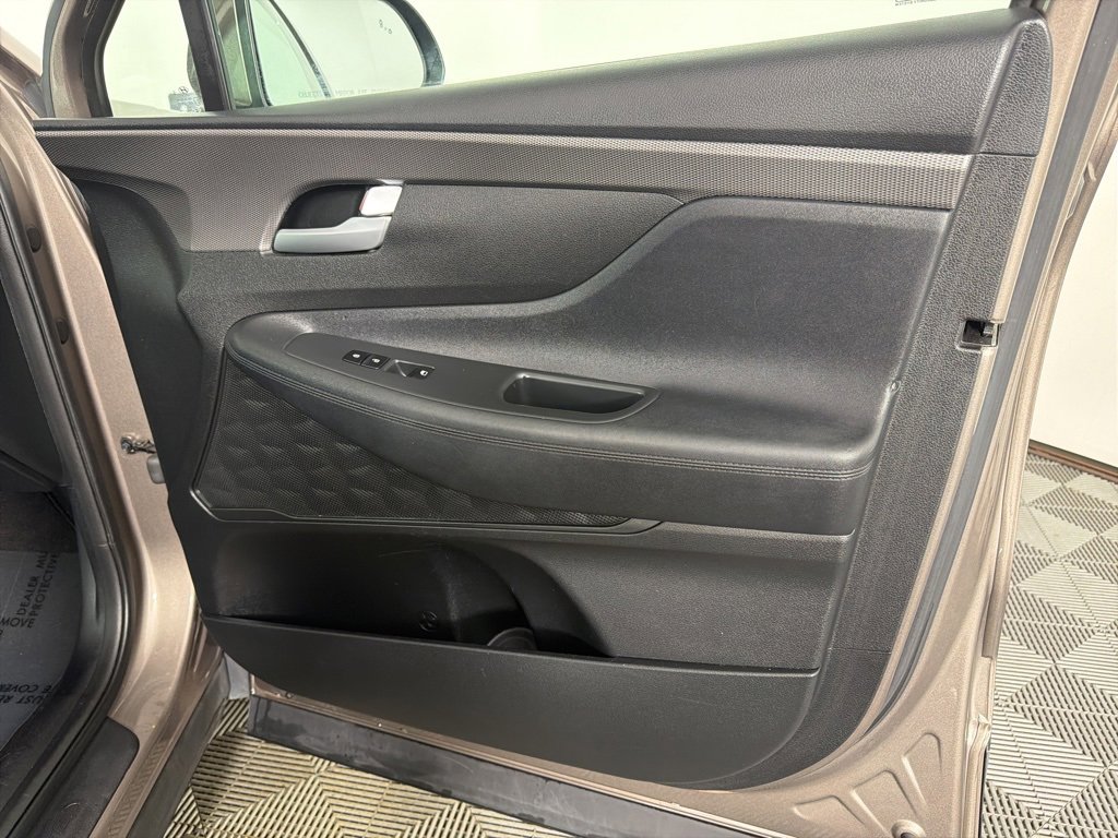 Used 2019 Hyundai Santa Fe SE image 16