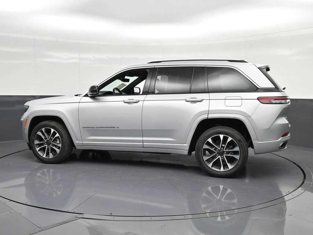 Used 2023 Jeep Grand Cherokee Overland w/ Luxury Tech Group IV RWD image 8