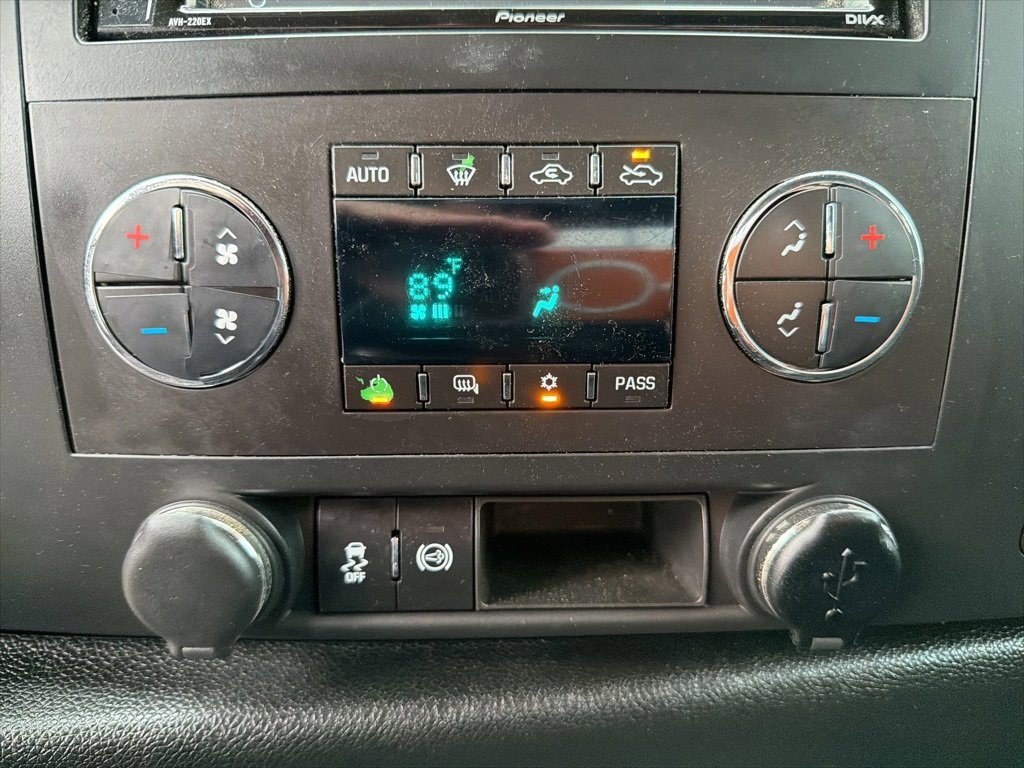 Used 2014 Chevrolet Silverado 2500 LT w/ Texas Edition image 37