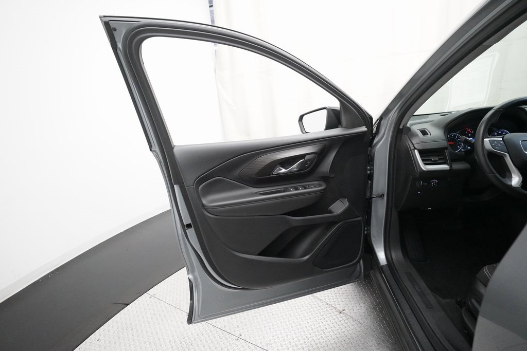 Used 2023 GMC Terrain SLE w/ Driver Convenience Package image 27