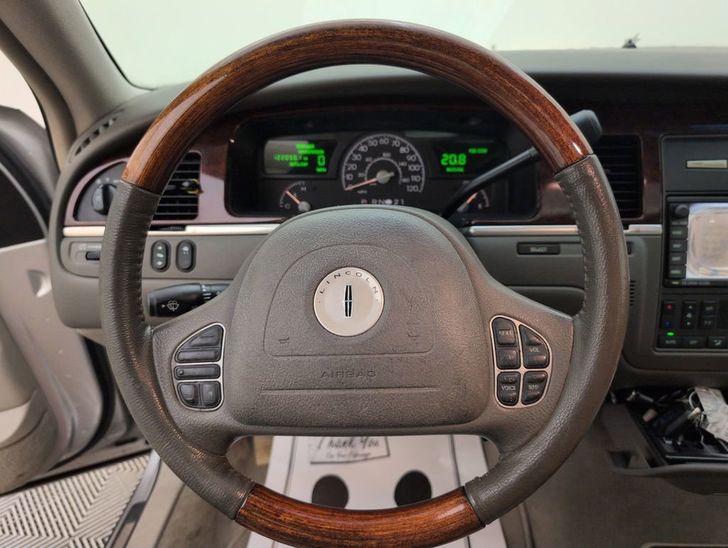 Used 2004 Lincoln Town Car Ultimate image 33