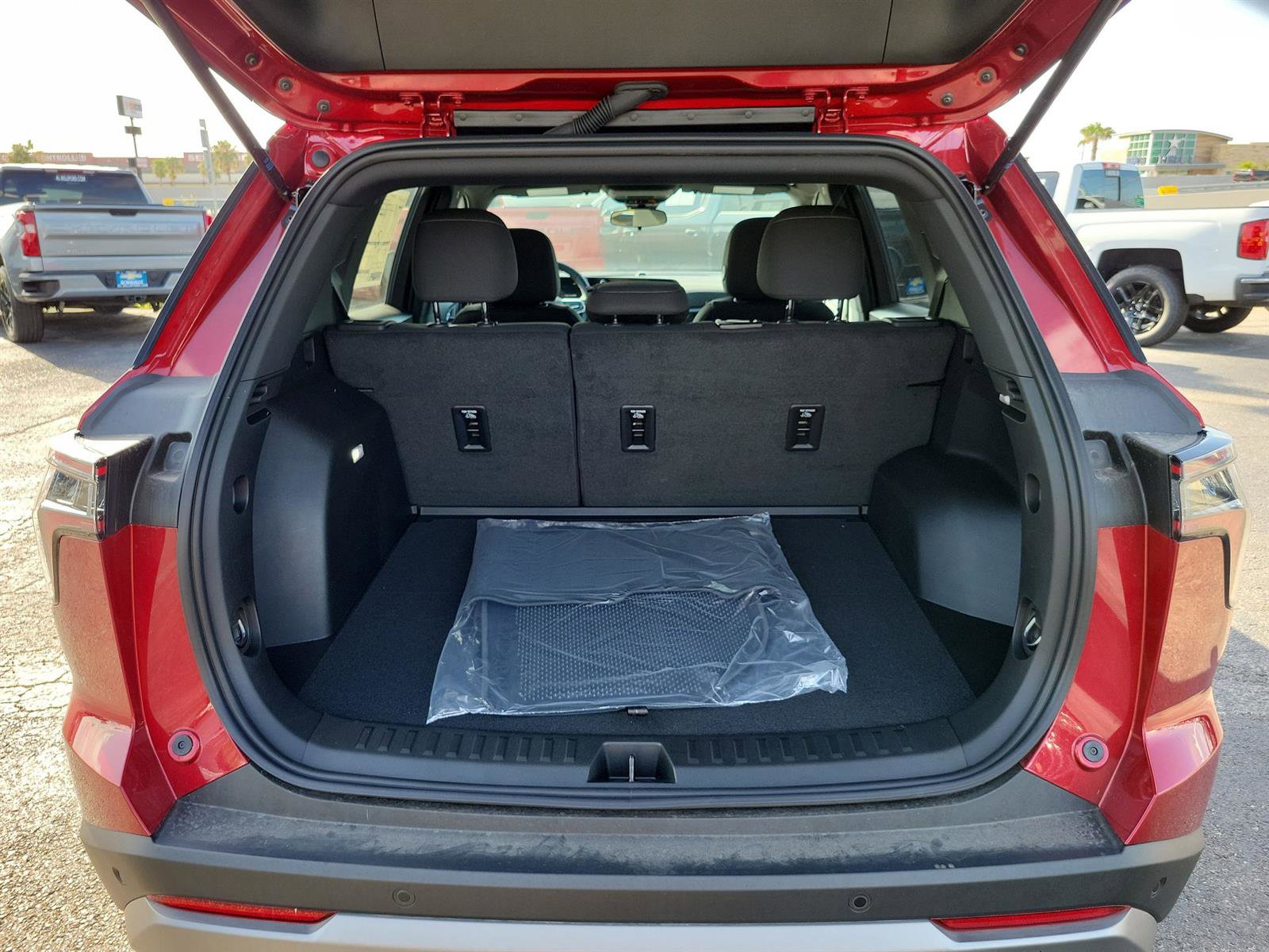 New 2025 Chevrolet Equinox LT w/ Midnight Edition image 24