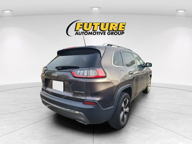 Used 2019 Jeep Cherokee Limited w/ Luxury Group image 3