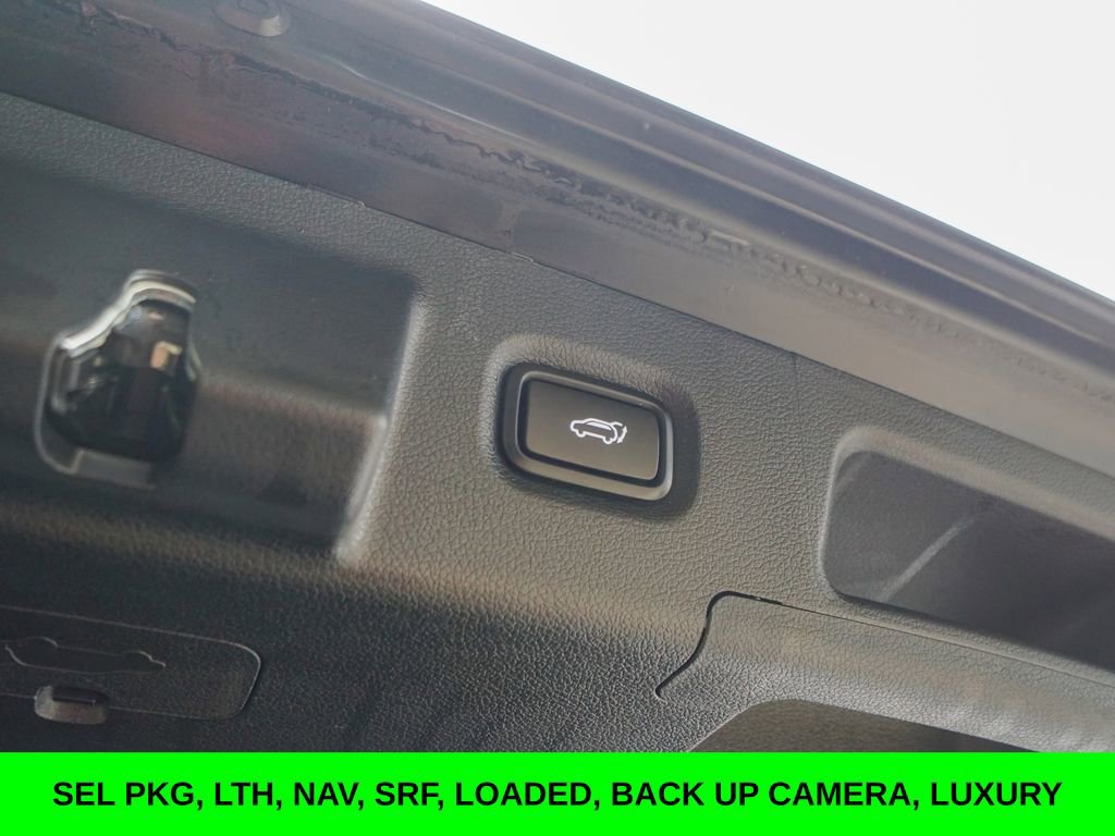 Used 2023 Hyundai Santa Fe SEL w/ Premium Package image 11