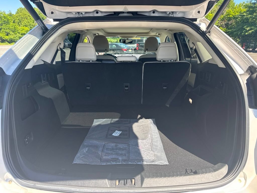 Used 2018 Ford Edge Titanium w/ Equipment Group 301A AWD/4WD image 9