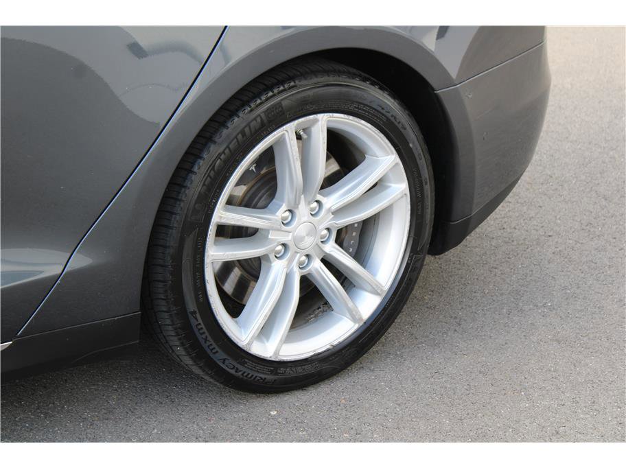 Used 2015 Tesla Model S 85D image 6