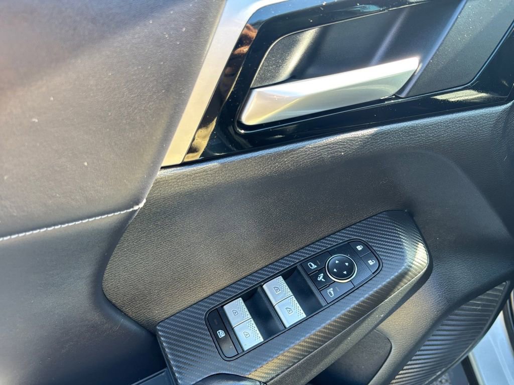 Used 2023 Mitsubishi Outlander SE Black Edition image 11