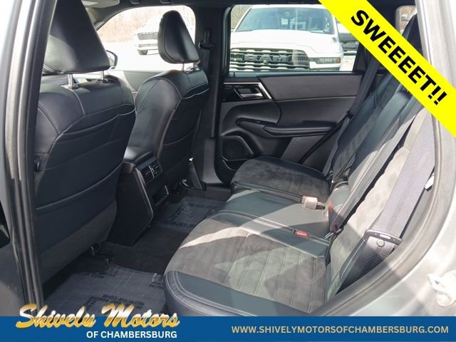 Used 2023 Mitsubishi Outlander SE Black Edition image 15