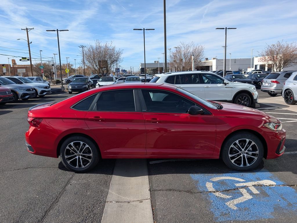 Used 2025 Volkswagen Jetta Sport image 4