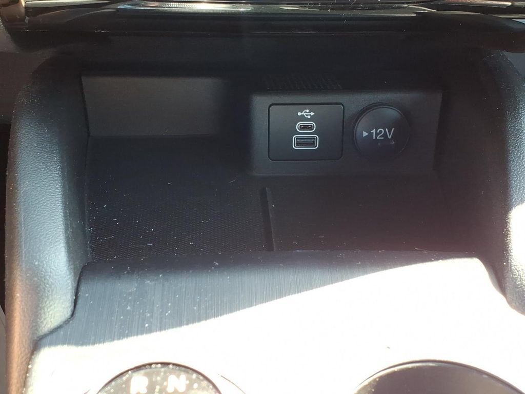 Used 2024 Ford Escape ST-Line w/ Tech Pack #1 AWD/4WD image 18