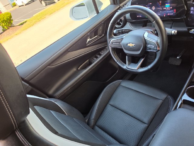 Used 2024 Chevrolet Blazer EV LT AWD/4WD image 43
