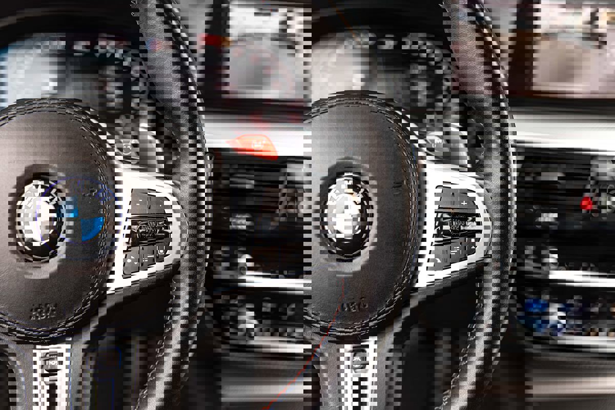 Used 2020 BMW M5 w/ Executive Package image 26